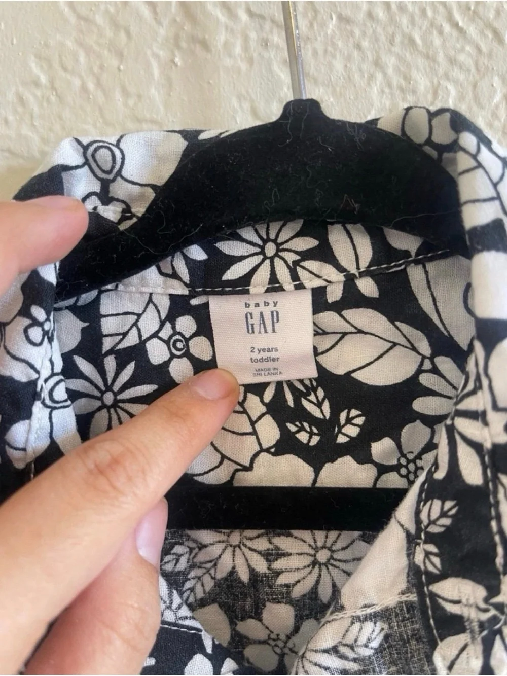Baby Gap Floral Button Up Shirt 2T Black White Tropical